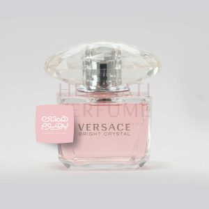 ورساچه برایت کریستال ( صورتی ) | VERSACE - Bright Crystal / گروه بویایی :  گُل‌دار میوه‌ای (Floral fruity) / طبع : خنک/ نام برند : ورساچه / کشور مبدأ : ایتالیا / غلظت : ادو تویلت مناسب برای : خانم ها / مناسب فصل : چهار فصل / اسانس اولیه : انار ، یوزو ، آب/ اسانس میانی : گل صدتومانی، مگنولیا ، نیلوفر آبی / اسانس پایه :مشک ، کهربا، چوب ماهون