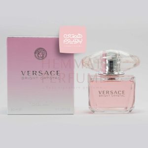 ورساچه برایت کریستال ( صورتی ) | VERSACE - Bright Crystal / گروه بویایی :  گُل‌دار میوه‌ای (Floral fruity) / طبع : خنک/ نام برند : ورساچه / کشور مبدأ : ایتالیا / غلظت : ادو تویلت مناسب برای : خانم ها / مناسب فصل : چهار فصل / اسانس اولیه : انار ، یوزو ، آب/ اسانس میانی : گل صدتومانی، مگنولیا ، نیلوفر آبی / اسانس پایه :مشک ، کهربا، چوب ماهون