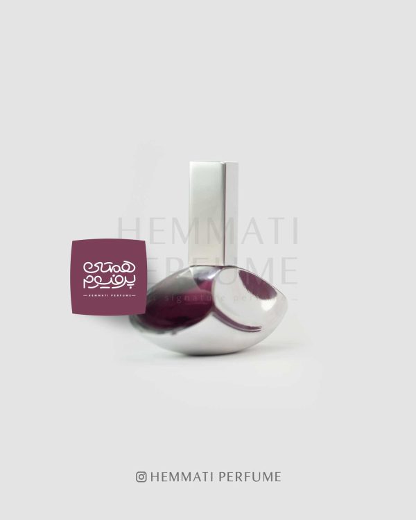 کالوین کلین ایفوریا زنانه (سی کی یوفوریا زن) | Calvin Klein - Euphoria for Women / گروه بویایی :  شرقی گُل‌دار (Oriental Floral) / طبع : گرم / نام برند : کالوین کلین/ کشور مبدأ : ایالات متحده / غلظت : ادو پرفیوم مناسب برای : بانوان / مناسب فصل : چهار فصل / اسانس اولیه : انار / اسانس میانی : لاله مردابی، ارکیده / اسانس پایه :مشک ، کهربا، بنفشه ، چوب ماهون