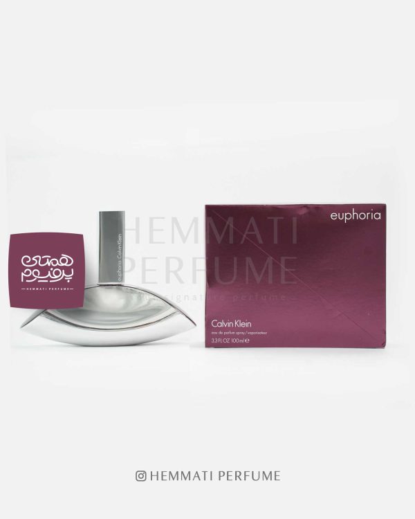 کالوین کلین ایفوریا زنانه (سی کی یوفوریا زن) | Calvin Klein - Euphoria for Women / گروه بویایی :  شرقی گُل‌دار (Oriental Floral) / طبع : گرم / نام برند : کالوین کلین/ کشور مبدأ : ایالات متحده / غلظت : ادو پرفیوم مناسب برای : بانوان / مناسب فصل : چهار فصل / اسانس اولیه : انار / اسانس میانی : لاله مردابی، ارکیده / اسانس پایه :مشک ، کهربا، بنفشه ، چوب ماهون