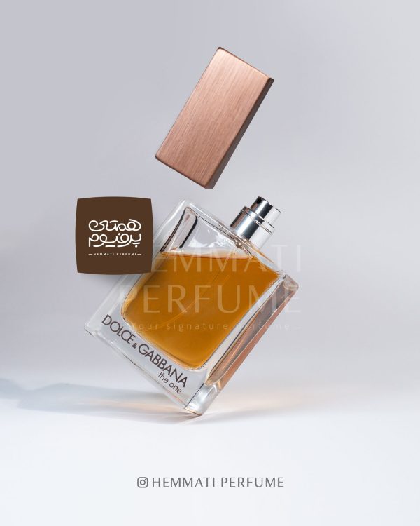دولچه گابانا دوان ادو تویلت مردانه | DOLCE & GABBANA - The One for Men EDT / گروه بویایی :  چوبی ادویه‌ای (Woody Spicy) / طبع : گرم/ نام برند : دولچه گابانا / کشور مبدأ : ایتالیا / غلظت : ادو ویلت مناسب برای : آقایان / مناسب فصل : بهار ، پاییز ، زمستان / اسانس اولیه : ریحان ، گریپ فروت ، گشنیز / سانس میانی : هل ، زنجبیل ، شکوفه پرتقال / اسانس پایه : کهربا، سدر ، تنباکو