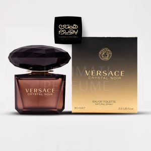 ورساچه برایت کریستال ( صورتی ) | VERSACE - Bright Crystal / گروه بویایی : شرقی گُل‌دار (Oriental Floral) / طبع : گرم / نام برند : ورساچه / کشور مبدأ : ایتالیا / غلظت :ادو پرفیوم مناسب برای : بانوان / مناسب فصل : پاییز ، زمستان / اسانس اولیه: هل ، زنجبیل ، فلفل / اسانس میانی : گاردنیای یاسمنی، نارگیل ، شکوفه پرتقال ، گل صدتومانی / اسانس پایه : مشک ، کهربا، چوب صندل سفید