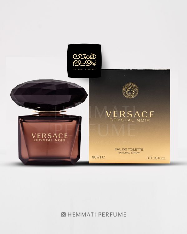 ورساچه برایت کریستال ( صورتی ) | VERSACE - Bright Crystal / گروه بویایی : شرقی گُل‌دار (Oriental Floral) / طبع : گرم / نام برند : ورساچه / کشور مبدأ : ایتالیا / غلظت :ادو پرفیوم مناسب برای : بانوان / مناسب فصل : پاییز ، زمستان / اسانس اولیه: هل ، زنجبیل ، فلفل / اسانس میانی : گاردنیای یاسمنی، نارگیل ، شکوفه پرتقال ، گل صدتومانی / اسانس پایه : مشک ، کهربا، چوب صندل سفید