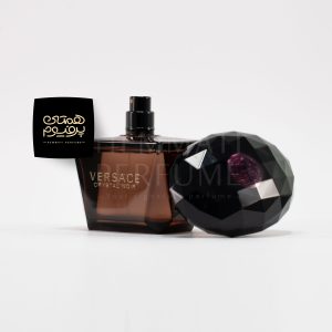 ورساچه برایت کریستال ( صورتی ) | VERSACE - Bright Crystal / گروه بویایی : شرقی گُل‌دار (Oriental Floral) / طبع : گرم / نام برند : ورساچه / کشور مبدأ : ایتالیا / غلظت :ادو پرفیوم مناسب برای : بانوان / مناسب فصل : پاییز ، زمستان / اسانس اولیه: هل ، زنجبیل ، فلفل / اسانس میانی : گاردنیای یاسمنی، نارگیل ، شکوفه پرتقال ، گل صدتومانی / اسانس پایه : مشک ، کهربا، چوب صندل سفید