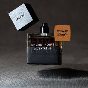 لالیک انکر نویر ال اکستریم | LALIQUE - Encre Noire A L'Extreme / گروه بویایی : گروه چوبی معطر (Woody Aromatic) / طبع : گرم / نام برند : لالیک / کشور مبدأ : فرانسه / غلظت : ادو پرفیوم مناسب برای : آقایان / مناسب فصل : پاییز و زمستان / اسانس اولیه : ترنج ، سرو ، لامی/ اسانس میانی : خس خس ، ریشه زنبق، روایح دودی / اسانس پایه :لوبان ، نعناع هندی ، چوب صندل سفید
