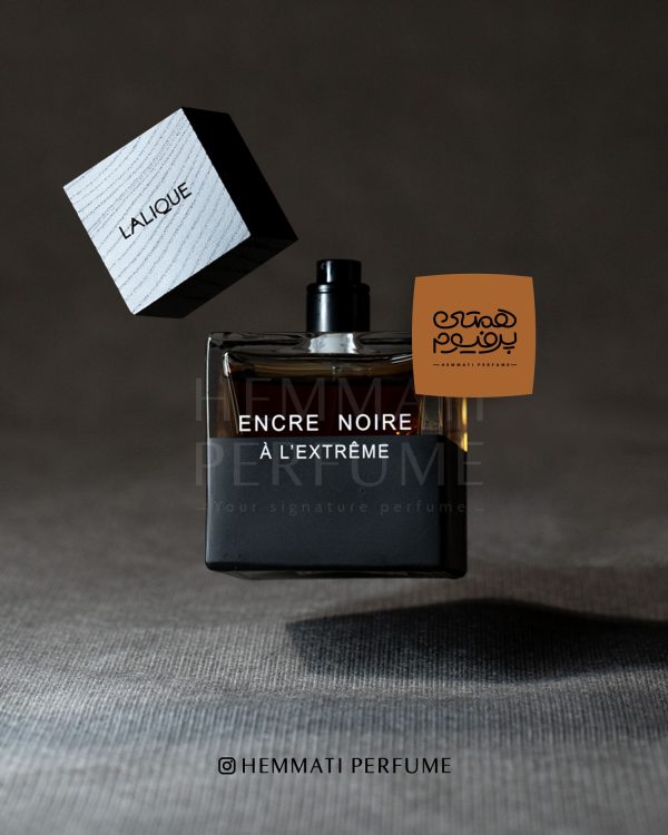 لالیک انکر نویر ال اکستریم | LALIQUE - Encre Noire A L'Extreme / گروه بویایی : گروه چوبی معطر (Woody Aromatic) / طبع : گرم / نام برند : لالیک / کشور مبدأ : فرانسه / غلظت : ادو پرفیوم مناسب برای : آقایان / مناسب فصل : پاییز و زمستان / اسانس اولیه : ترنج ، سرو ، لامی/ اسانس میانی : خس خس ، ریشه زنبق، روایح دودی / اسانس پایه :لوبان ، نعناع هندی ، چوب صندل سفید